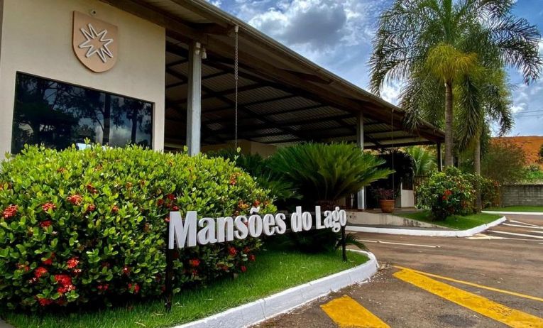 Lote à Venda no Mansões do Lago