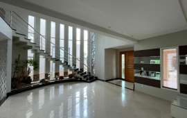 Sobrado Para alugar no Residencial Sun Flower