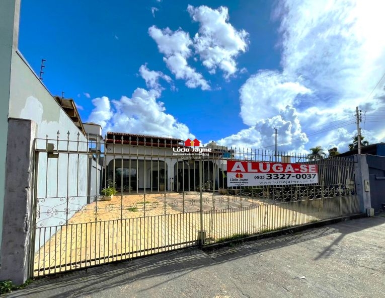 Casa com ponto comercial para à venda Centro